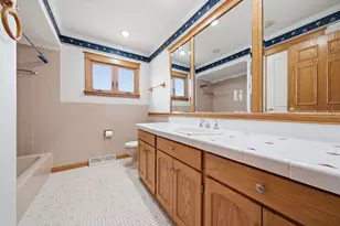 6204 N Emerson St, Rosemont, IL 60018 - Photo 13