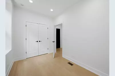 3608 W Wolfram Street, Chicago, IL 60618 - Photo 17