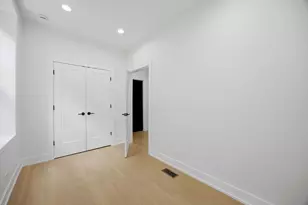 3608 W Wolfram St, Chicago, IL 60618 - Photo 17