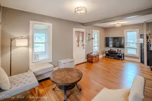 324 E Main St, Genoa, IL 60135 - Photo 7