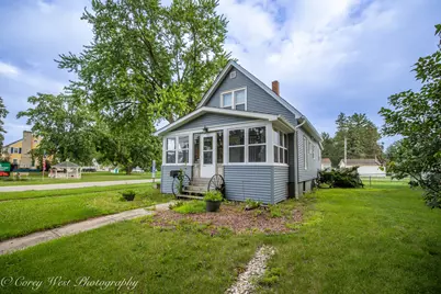 324 E Main Street, Genoa, IL 60135 - Photo 3