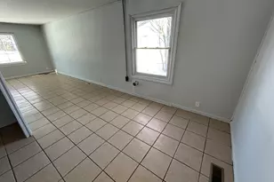 1013 Koehn Dr, Danville, IL 61832 - Photo 5