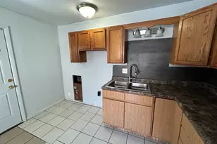 1013 Koehn Dr, Danville, IL 61832 - Photo 3
