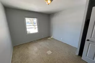 1013 Koehn Dr, Danville, IL 61832 - Photo 7