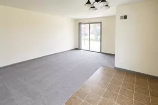 4616 W 97th Pl, Oak Lawn, IL 60453 - Photo 9