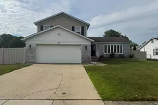 117 Mill Pond Dr, Glendale Heights, IL 60139 - Photo 1