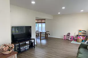 117 Mill Pond Dr, Glendale Heights, IL 60139 - Photo 3