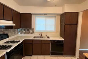 820 Sandra Dr, University Park, IL 60484 - Photo 5