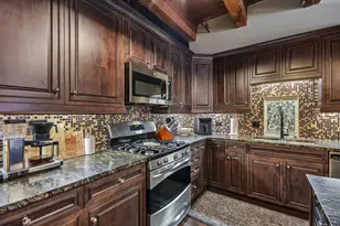 520 W Huron St, Chicago, IL 60654 - Photo 13