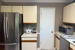 1228 Bradwell Ln, Mundelein, IL 60060 - Photo 9