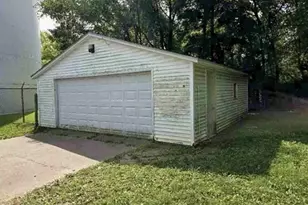 1710 E English St, Danville, IL 61832 - Photo 3