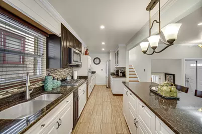 9110 Forestview Road, Evanston, IL 60203 - Photo 7