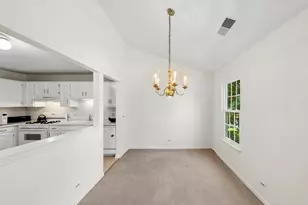 513 Kingsmill Ln, Prospect Heights, IL 60070 - Photo 5