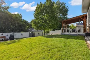 903 Prescott Dr, Joliet, IL 60432 - Photo 17