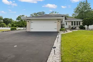 903 Prescott Dr, Joliet, IL 60432 - Photo 1
