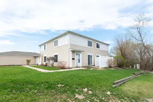 1673 Cornell Dr, Hoffman Estates, IL 60169 - Photo 1