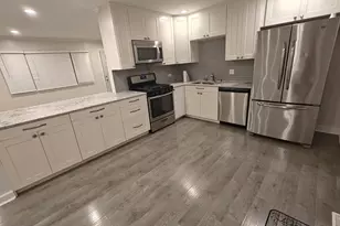 18468 W Meadow Ln, Gurnee, IL 60031 - Photo 5