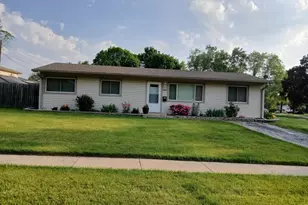 18468 W Meadow Ln, Gurnee, IL 60031 - Photo 21