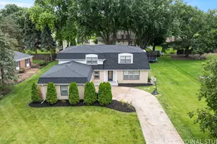 350 Meadowlark Rd, Bloomingdale, IL 60108 - Photo 1