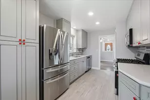 6936 W Oakton Ct, Niles, IL 60714 - Photo 11