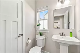 1825 Tall Oaks Dr, Antioch, IL 60002 - Photo 11