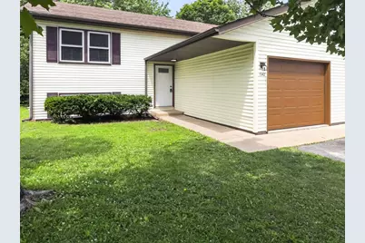 642 Swan Drive, Grayslake, IL 60030 - Photo 1
