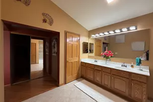 8 Fairfax Ct, Bolingbrook, IL 60490 - Photo 19