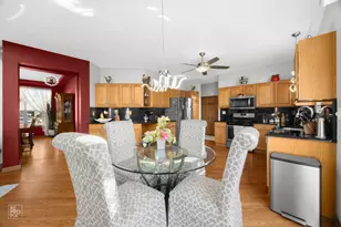 8 Fairfax Ct, Bolingbrook, IL 60490 - Photo 7