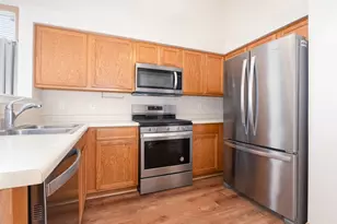 750 Bayles Dr, Romeoville, IL 60446 - Photo 7