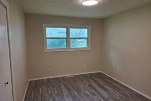 603 Kenneth St, Heyworth, IL 61745 - Photo 17