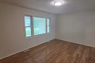 603 Kenneth St, Heyworth, IL 61745 - Photo 9