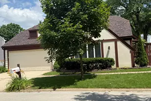 2851 Garden Dr, Lisle, IL 60532 - Photo 3