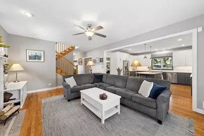 198 N Glenview Avenue, Elmhurst, IL 60126 - Photo 13