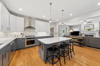 198 N Glenview Avenue, Elmhurst, IL 60126 - Photo 17