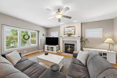 198 N Glenview Avenue, Elmhurst, IL 60126 - Photo 11