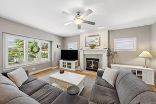 198 N Glenview Ave, Elmhurst, IL 60126 - Photo 11