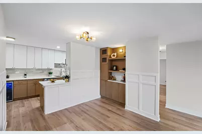 2400 Archbury Drive #2E, Park Ridge, IL 60068 - Photo 5