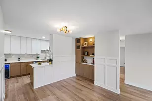 2400 Archbury Dr, Park Ridge, IL 60068 - Photo 5