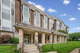 2400 Archbury Dr, Park Ridge, IL 60068 - Photo 1