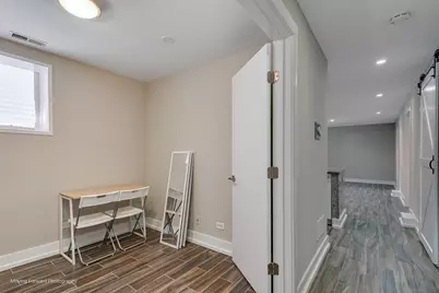 1625 W Ainslie Street #BE, Chicago, IL 60640 - Photo 17