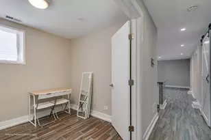 1625 W Ainslie St, Chicago, IL 60640 - Photo 17
