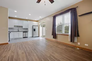 407 Bluegrass Pkwy, Oswego, IL 60543 - Photo 7