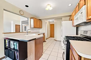 150 Harper Ln, Lemont, IL 60439 - Photo 11