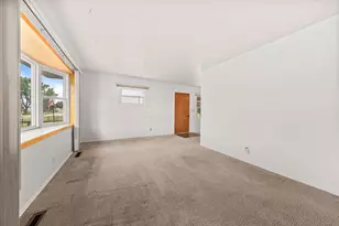 1006 Copper Dr, Machesney Park, IL 61115 - Photo 3