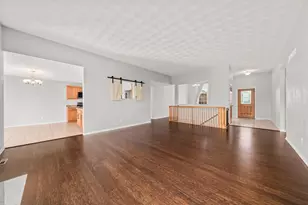 2939 Vaughndale Dr, Machesney Park, IL 61115 - Photo 9