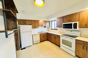 1212 Lancaster Dr, Champaign, IL 61821 - Photo 13