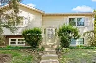 300 Aster Ct, Aurora, IL 60504 - Photo 1