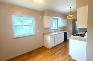 300 Aster Ct, Aurora, IL 60504 - Photo 5