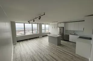655 W Irving Park Rd, Chicago, IL 60613 - Photo 5