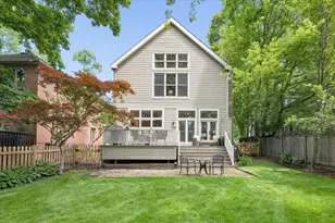 922 Ash St, Winnetka, IL 60093 - Photo 39